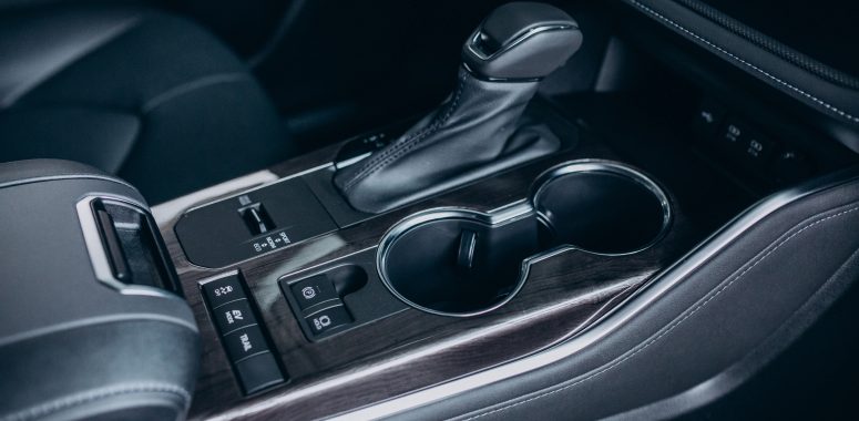6 coisas que não se deve fazer em um carro com câmbio automático.